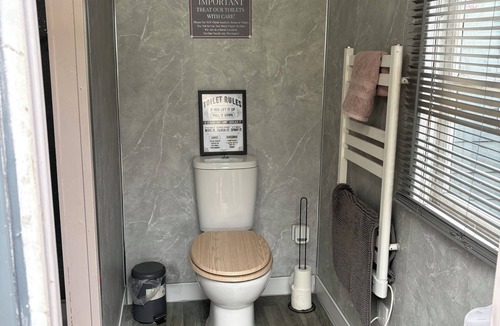 Attleborough Cabin | Glamp and Tipple