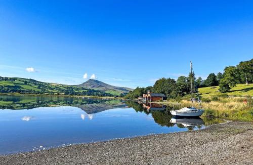 Llanuwchllyn House | Glanllyn Lodge