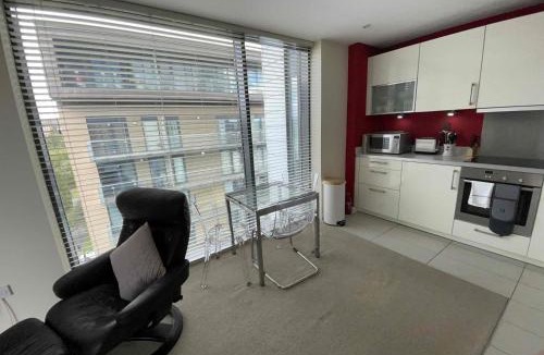 Partick Apartment | Glasgow Harbour River West End