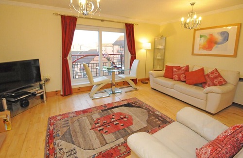 Tradeston Apartment | Glasgow Waterfront Apartment Short Walk To City Centre