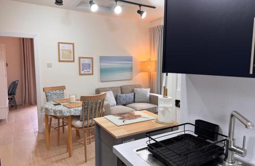 West Laroch Apartment | Glenrigh House - Loch View Flat for 2