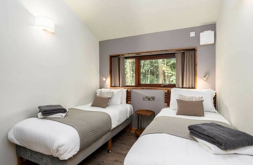 Peebles Cabin | Glentress Forest White Willow Premium Valley View