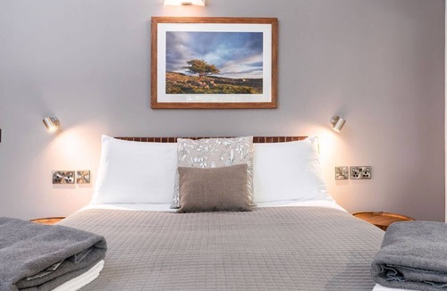 Peebles Cabin | Glentress Forest White Willow Premium, Peebles