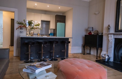 Montpelier Apartment | Gorgeous 2-bed Apartment With Patio