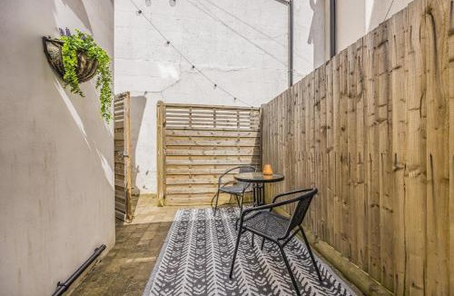 Bognor Regis Apartment | Gorgeous Coastal Cottage - Pass the Keys