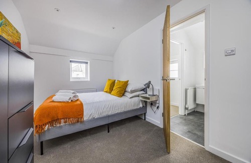 Bognor Regis Apartment | Gorgeous Coastal Cottage - Pass the Keys