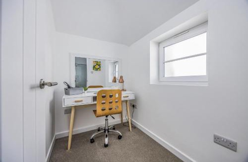 Bognor Regis Apartment | Gorgeous Coastal Cottage - Pass the Keys