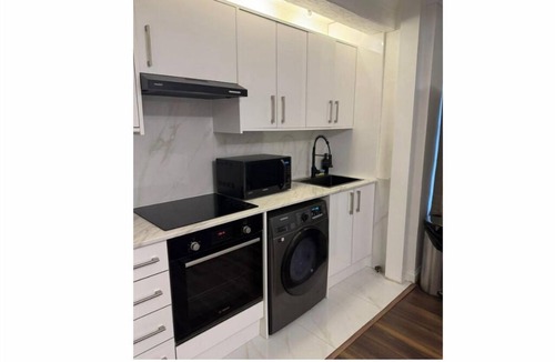 City of Westminster Apartment | Gorgeous Modern Studio in a Quiet and Prime London Location