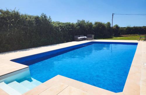 Port-Eynon Apartment | Gower Hideaway - 3 Bed Apartment - Ocean Breeze