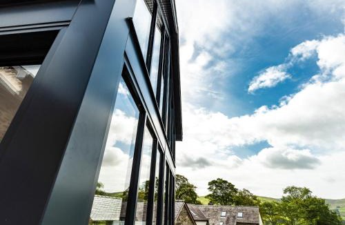 Cwmtirmynach House | Granar