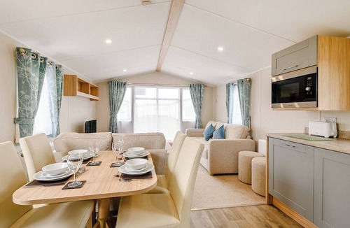 Mablethorpe House | Grange Silver 3 (Pet)