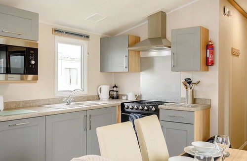 Mablethorpe House | Grange Silver 3 (Pet)