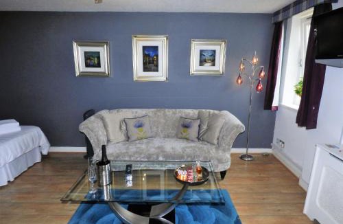 Old Town Apartment | Grassmarket Studio Edinburgh