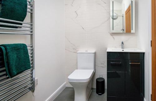 Beaumaris House | Great Orme- Seaside Cottage for 8