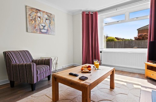 Great Sutton House | Great Sutton House Perfect for Contractors