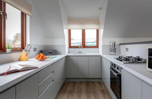Hoveton House | Grebe