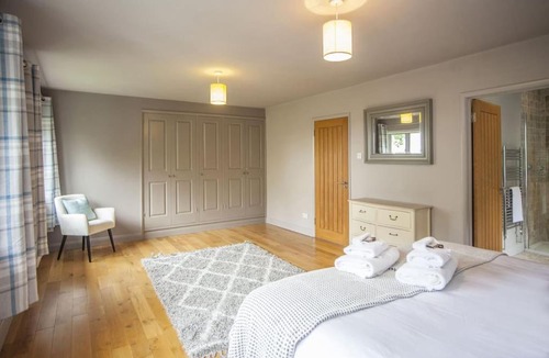 Bath House | Greenbanks Lodge with free on-site parking