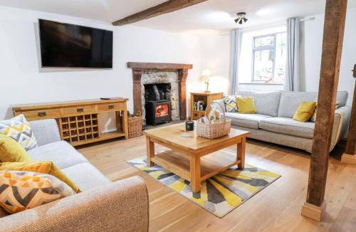 Llanfair Caereinion House | Groes Heol
