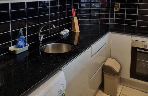 Edgware Apartment | Ground Floor 1-bed Flat, Parking, Edgware