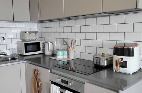 Stevenage Apartment | Ground floor - 1 bed modern apartment