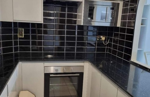 Edgware Apartment | Ground Floor Flat, Free Parking, near Tube Station