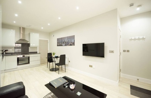 Reading Apartment | Ground Floor Town Centre Apartment