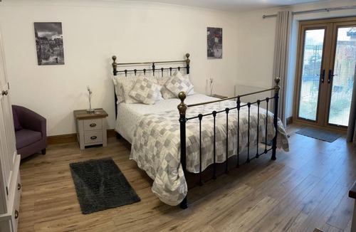 Harleston Bed & Breakfast | Grove Barn Bed and Breakfast