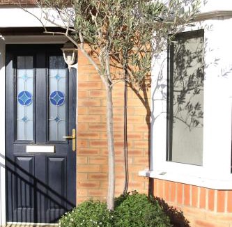 Hemel Hempstead House | Guest Rooms Apsley Lock