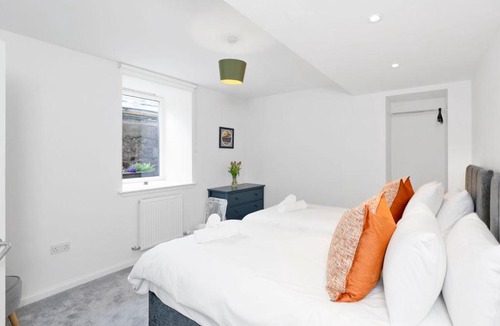 Newington House | GuestReady - 2bed w Private Patio in Edinburgh