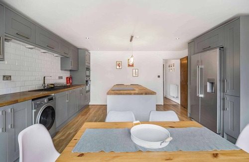 Trafford House | GuestReady - Charming Retreat in Trafford