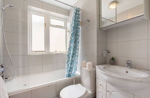 Lancaster Gate Apartment | GuestReady - Hyde Park Studio in Bayswater W2