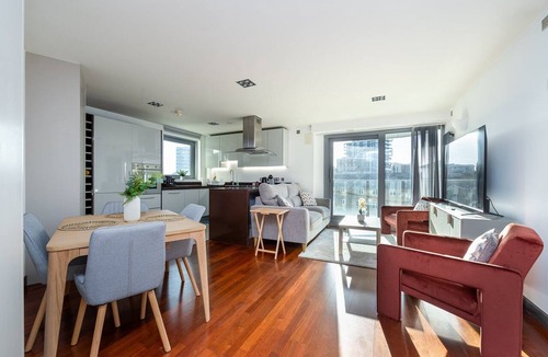 St. Mary's Park Apartment | GuestReady - Spacious 2bed w Balcony in Battersea
