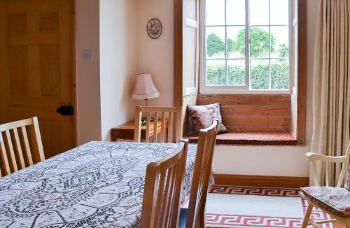 Potter Brompton House | Gunluk Cottage