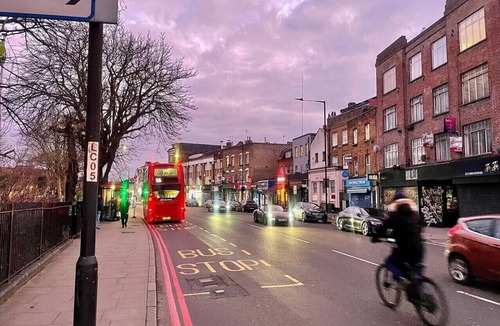 Clapton House | Hackney Suites - Double En-suite Room (B1)