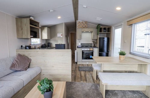Wigton Cottage | HADRIAN'S REST GLENDALE HOLIDAY PARK, pet friendly in Carlisle