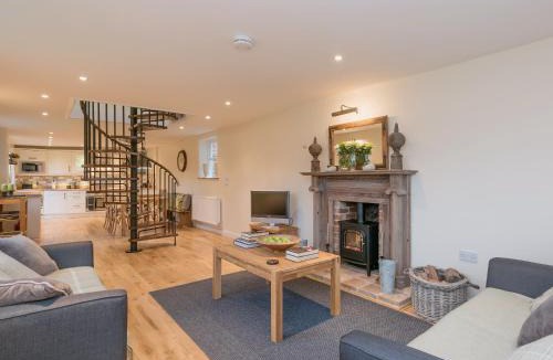 Brampton House | Hall Cottage