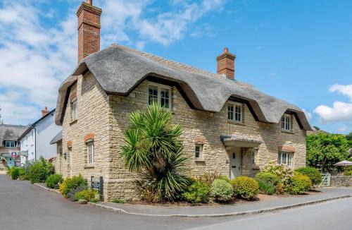 West Lulworth House | Hambury House