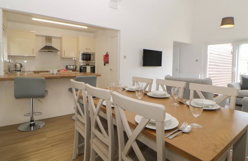 Heligan Cottage | Harcombe House&nbsp;pet Free Bungalow