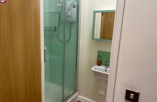 Bristol Floating Harbour Apartment | Harford House Studios 23 - Hopewell