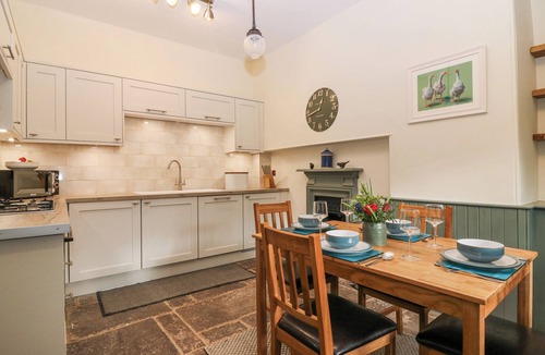 Melrose Cottage | HARMONY COTTAGE - HARMONY GARDENS, pet friendly in Melrose