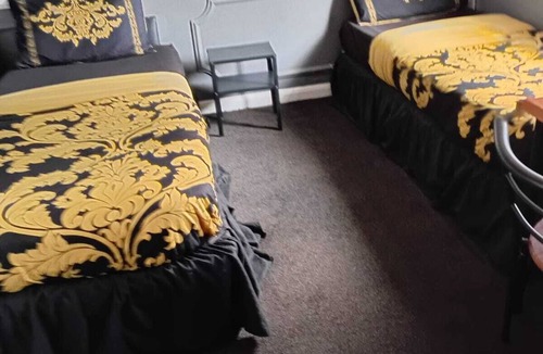 Hatfield House | Hatfield's Cheapest Rooms