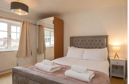Old Windsor House | haven Valley near the theme park