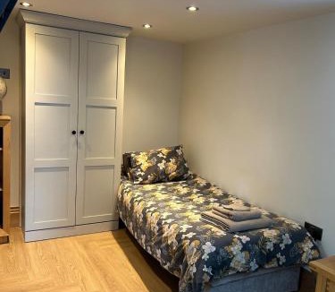 Warminster Apartment | Hawks Hideaway