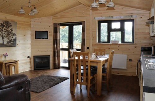 King's Lynn Cabin | HAYFIELDS - Charming Double Bedroom