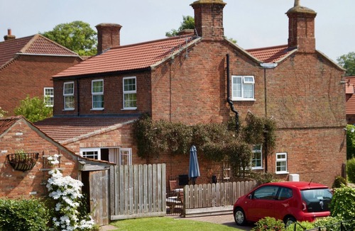 Burgh le Marsh Cottage | Hazel Cottage - The Chestnuts Holiday Cottages