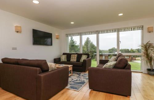 Carnon Downs House | Hazel