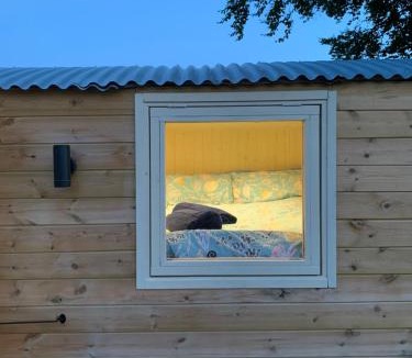 Singleton Other | Heated shepherds hut overlooking open countryside