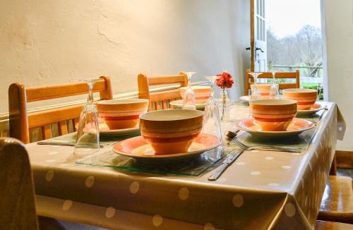 Cwmtirmynach House | Hen Hafod