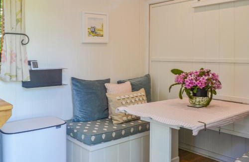 Llanddeusant House | Herdwick Hut Mountain Retreat