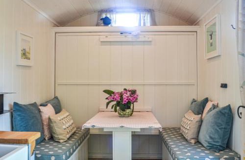 Llanddeusant House | Herdwick Hut Mountain Retreat